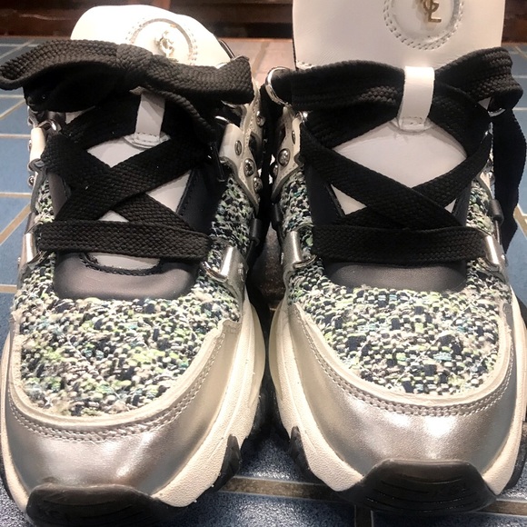 KURT GEIGER LONDON- New Unique Size 6 1/2 Classy Coveted & Popular Gold Monogram - Picture 11 of 16